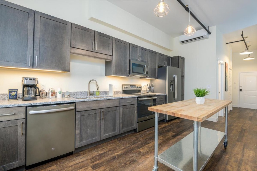 Downtown Bangor Luxury Apartment Image 21